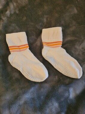 Pointe Studio 2 Pair of Women's Socks with Grips on Bottom